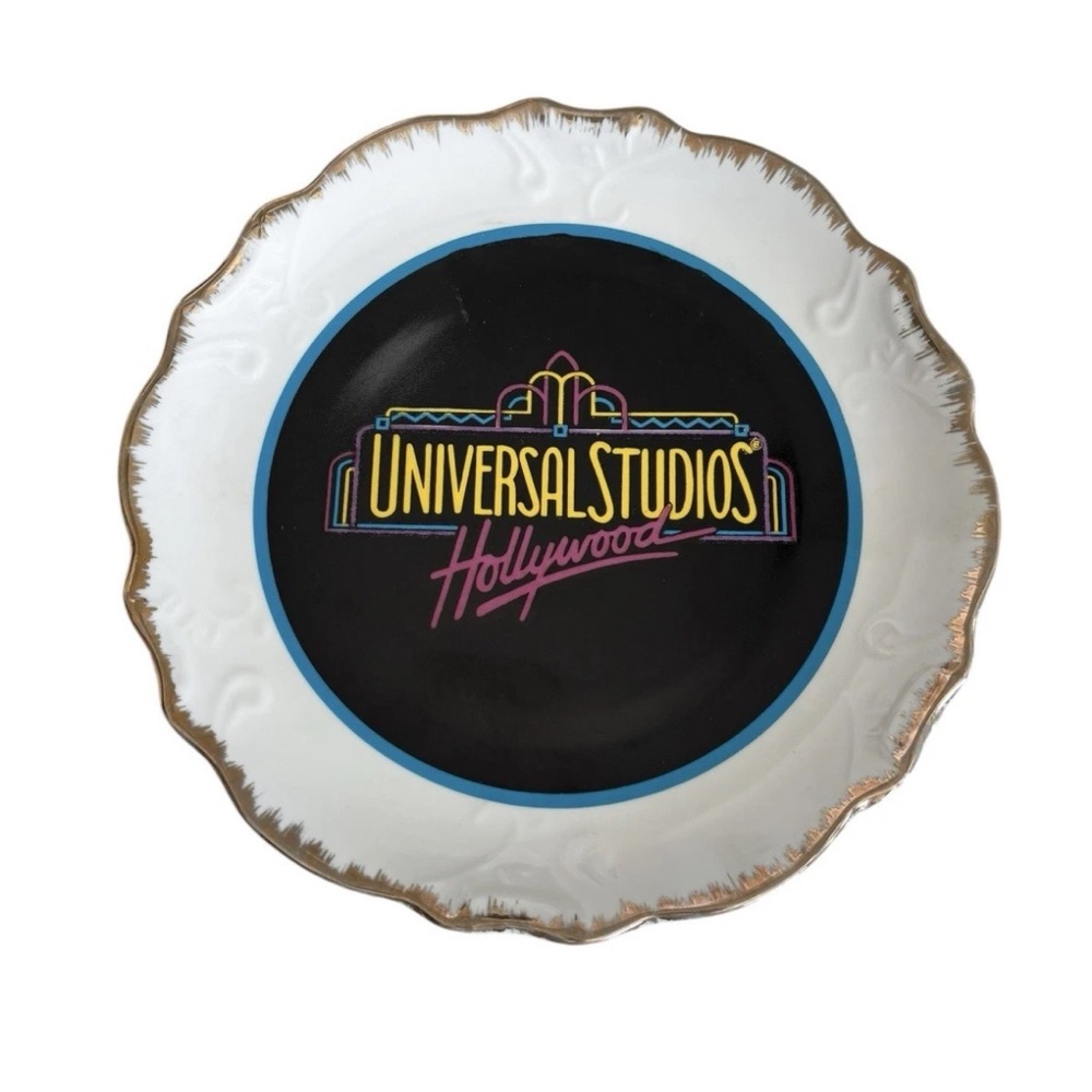 Vintage UNIVERSAL STUDIOS HOLLYWOOD Souvenir Plate Retro Gold‎ Edged Scalloped